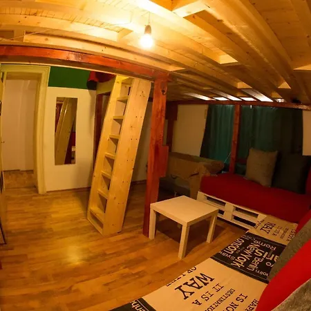 Hostel Cloud 9 Bucharest