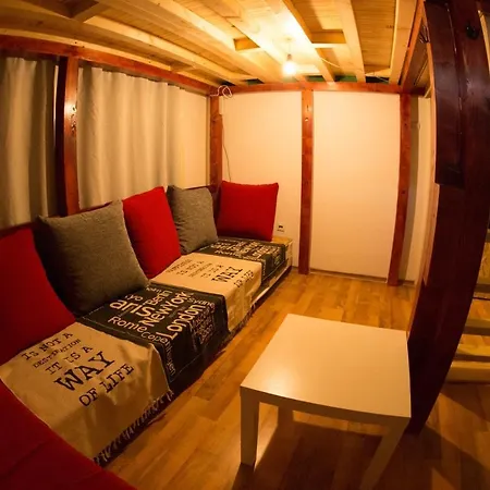 Hostel Cloud 9
