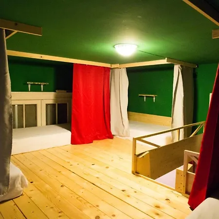 Hostel Cloud 9